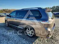 2013 Toyota SIENNA photo