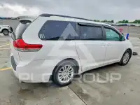 2013 Toyota SIENNA фото