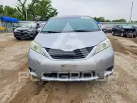 2013 Toyota SIENNA фото