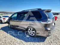 2013 Toyota SIENNA photo
