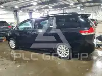 2013 Toyota SIENNA photo