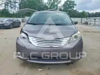 2013 Toyota SIENNA photo
