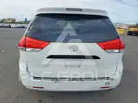 2013 Toyota SIENNA фото