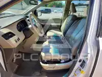 2013 Toyota SIENNA photo
