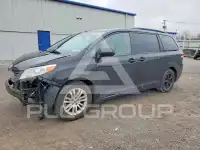 2013 Toyota SIENNA photo