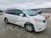 2013 Toyota SIENNA фото