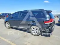2013 Toyota SIENNA фото