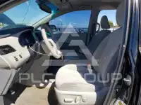 2013 Toyota SIENNA фото