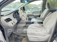 2013 Toyota SIENNA фото