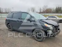 2013 Toyota SIENNA photo