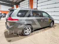 2013 Toyota SIENNA фото
