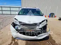 2013 Toyota SIENNA photo