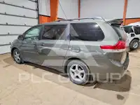 2013 Toyota SIENNA фото