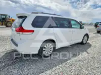 2013 Toyota SIENNA фото