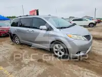 2013 Toyota SIENNA фото