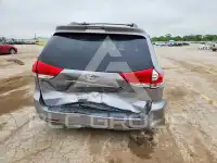 2013 Toyota SIENNA фото