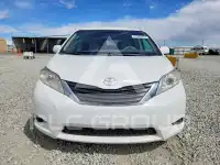2013 Toyota SIENNA фото