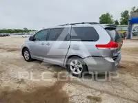 2013 Toyota SIENNA фото