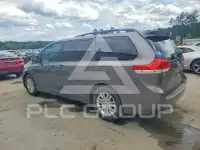 2013 Toyota SIENNA photo