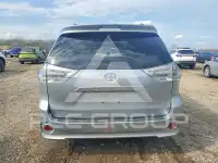 2013 Toyota SIENNA фото