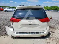 2013 Toyota SIENNA фото
