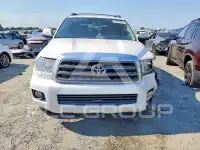 2013 Toyota SEQUOIA фото