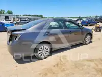 2013 Toyota CAMRY фото