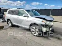 2013 Toyota Highlander photo