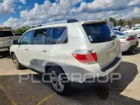 2013 Toyota Highlander фото