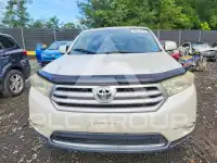 2013 Toyota Highlander фото