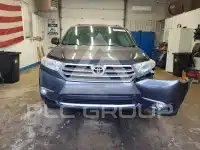 2013 Toyota Highlander photo