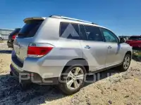 2013 Toyota Highlander photo