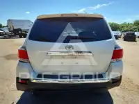 2013 Toyota Highlander фото