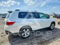 2013 Toyota Highlander фото