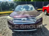 2013 Toyota Highlander photo