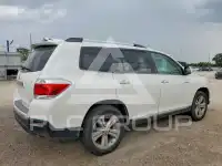 2013 Toyota Highlander photo
