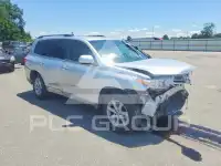 2013 Toyota Highlander фото