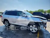 2013 Toyota Highlander фото