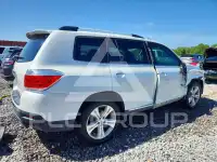 2013 Toyota Highlander фото