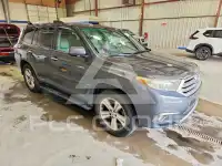 2013 Toyota Highlander фото
