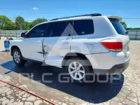 2013 Toyota Highlander фото