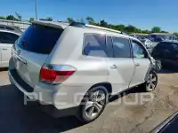 2013 Toyota Highlander фото