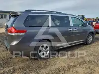 2013 Toyota SIENNA фото