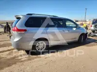 2013 Toyota SIENNA фото