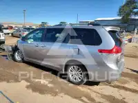 2013 Toyota SIENNA фото