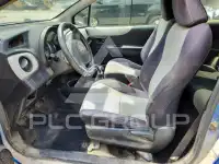 2013 Toyota YARIS фото