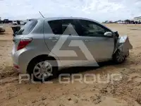2013 Toyota YARIS фото