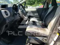 2013 Toyota YARIS фото