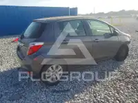 2013 Toyota YARIS фото