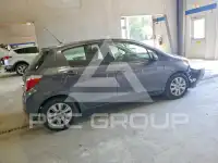 2013 Toyota YARIS фото